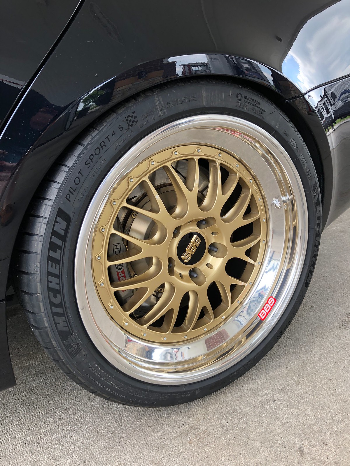 Single wheel overlay